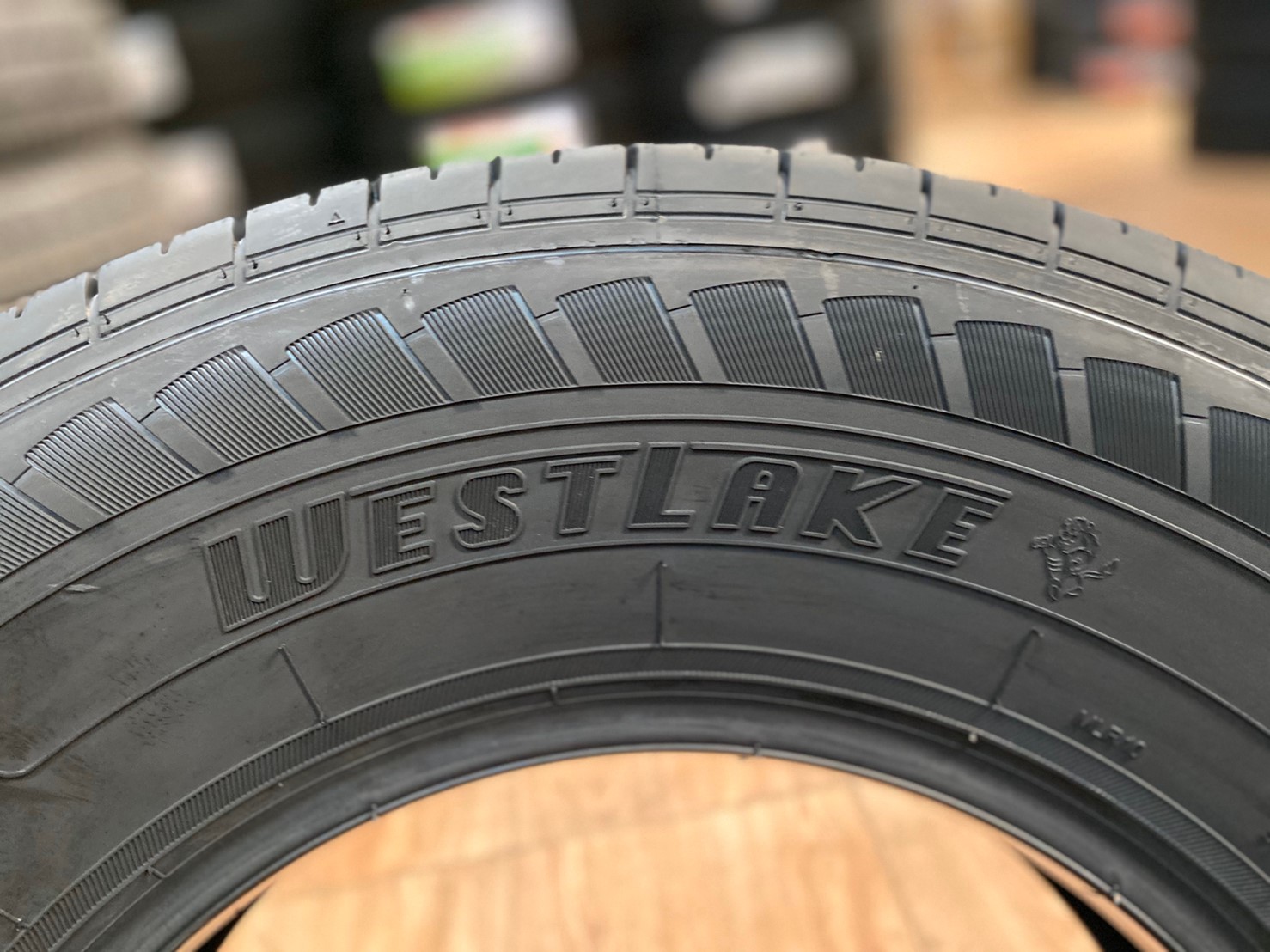195R14 รุ่น SC328 ยี่ห้อ WESTLAKE ยางรถกะบะ พร้อมติดตั้งฟรี