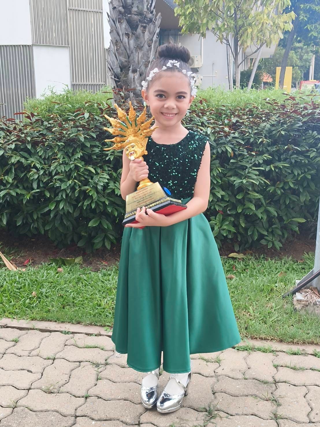 ชุดออกงานเด็ก(หน้าร้านอยู่รัชดา ลองได้ถ่ายรูปจากชุดจริง)W18450 สีเขียว กระโปรงยาว แขนสั้น ดูแพงมากค่ะ