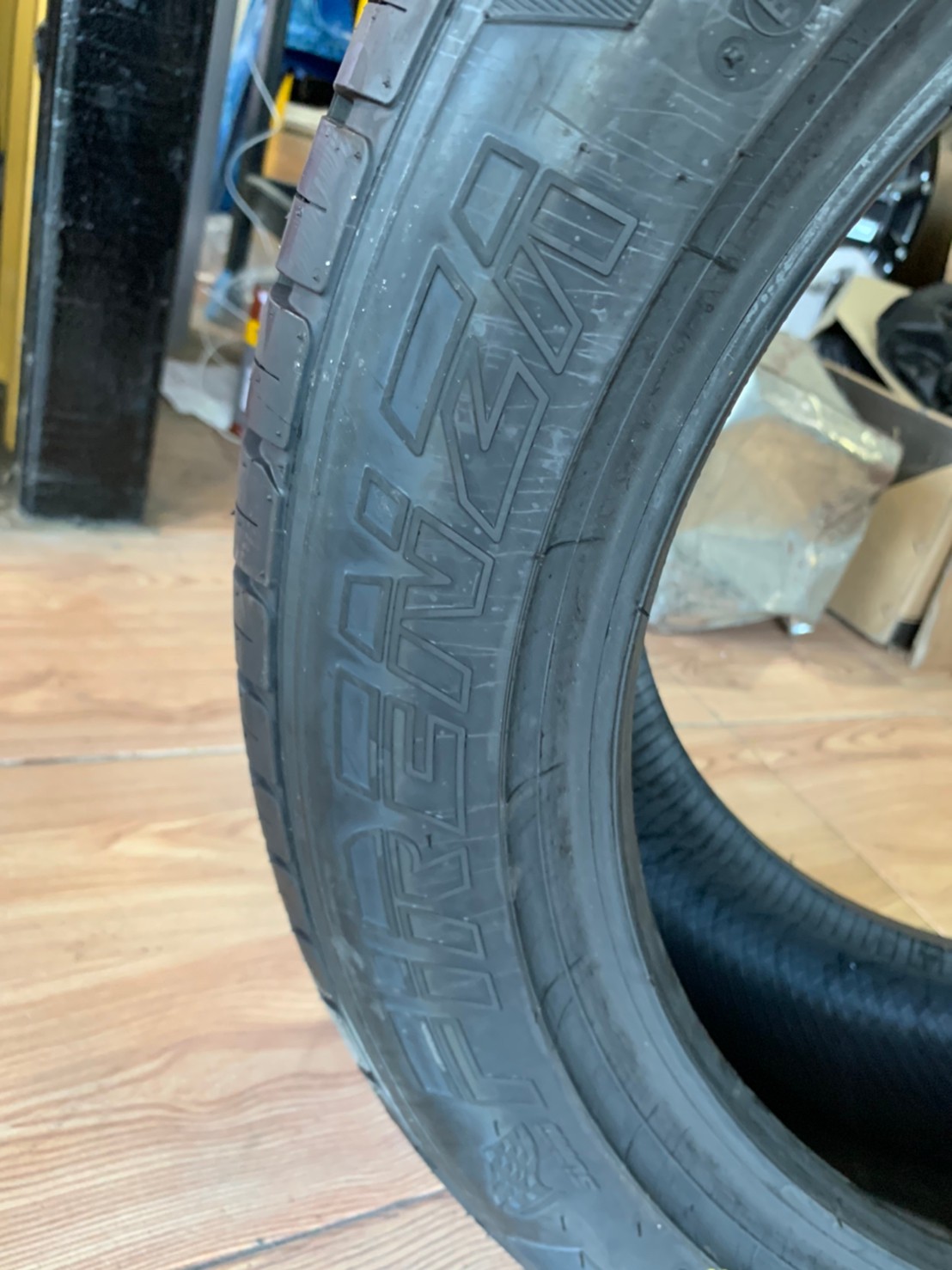 ยางใหม่ 225/50R17 ยางรถยนต์ FIRENZA ST-01A
