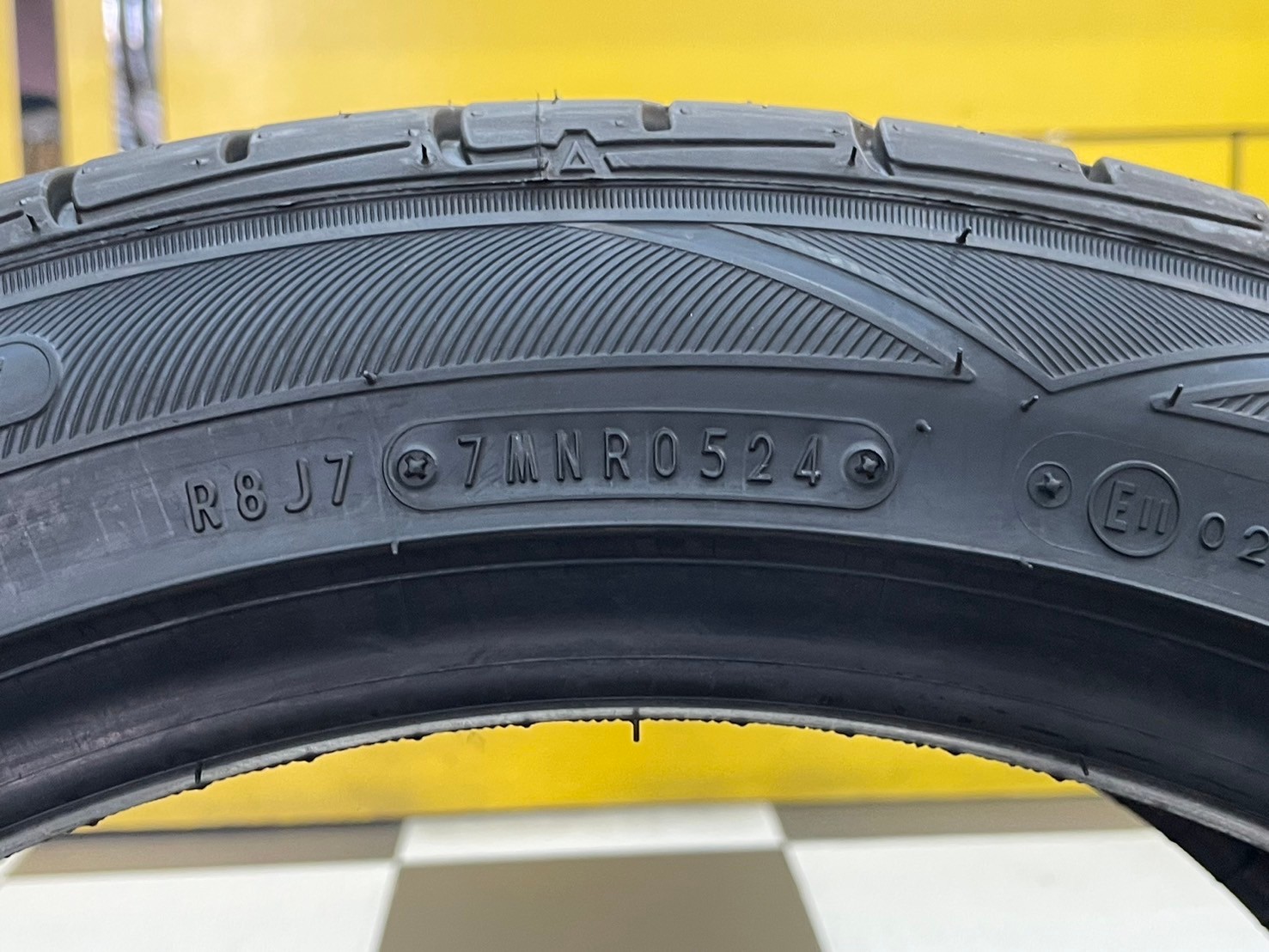 ยางใหม่ Falken ZE914 225/45R18 ยางใหม่ปี2024