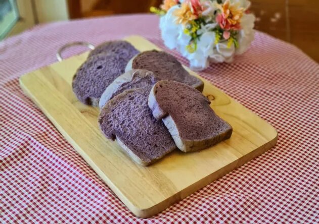 ขนมปังโฮมเมดจากแดรี่โฮม Home Made Bakery ขนมปังมันม่วง 1ปอนด์