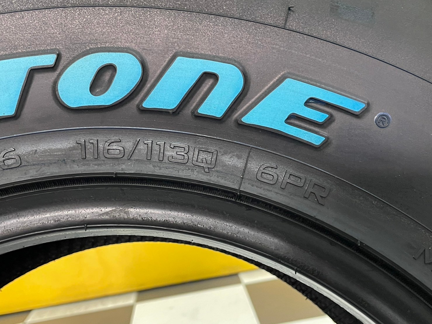 ยางใหม่ 285/75R16 Deestone Power Cruz รุ่น MUD TERRAIN - MT431 (แก้มขาว)