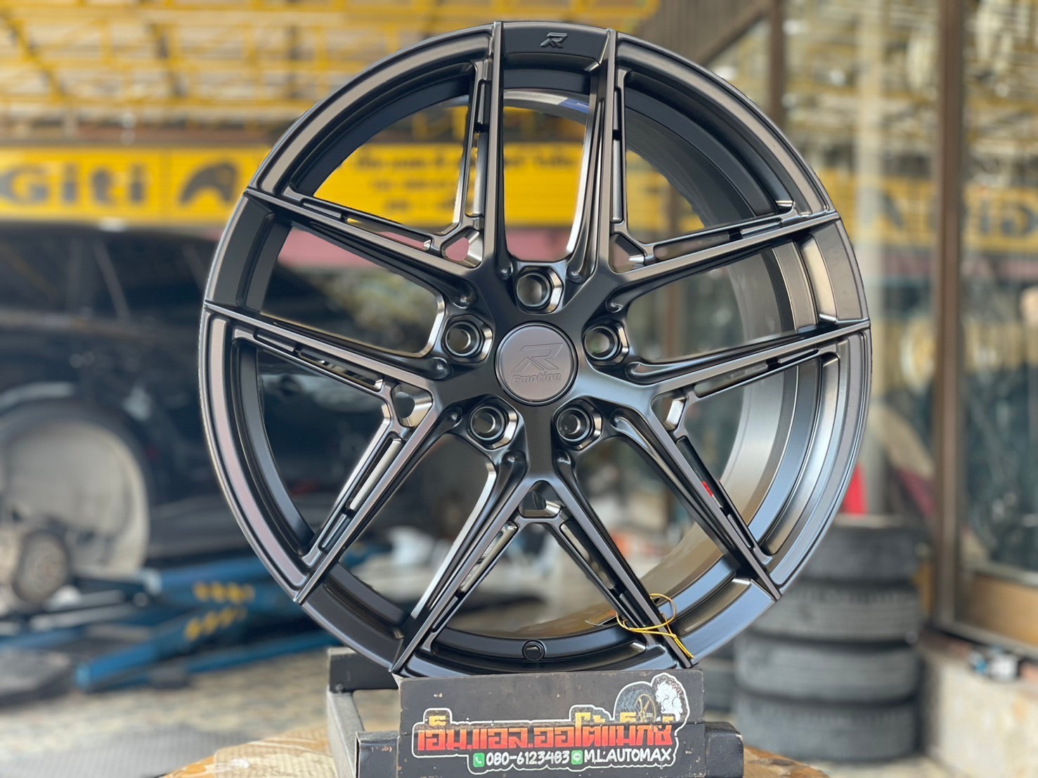 ล้อแม็กซ์ใหม่ ขอบ18 #EmotionR Model #VS2 18x8.5 ET35 5x114.3 สีดำเงา