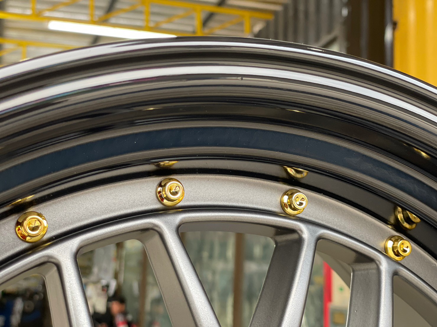 ล้อแม็กซ์ใหม่ BBS LM ขอบ18 18x8.5 ET33 5x112 18x8.5 ET33 5x114 สีเทากัน ขอบดำเงา หลุดสีทอง