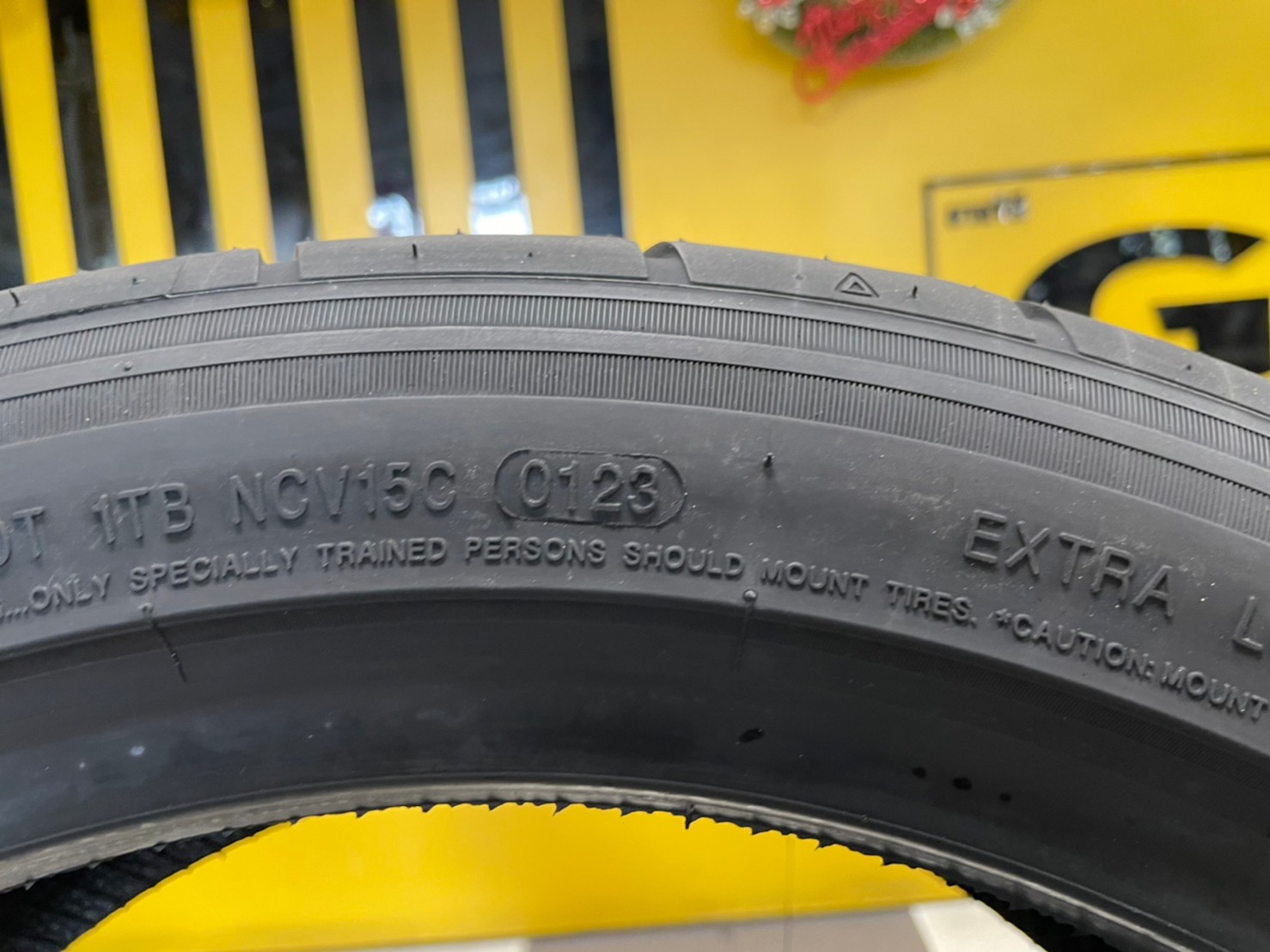 ยางสปอร์ตลายซิ่ง คุณภาพดี Lansail RS009 215/45R17ยางใหม่ปี2023