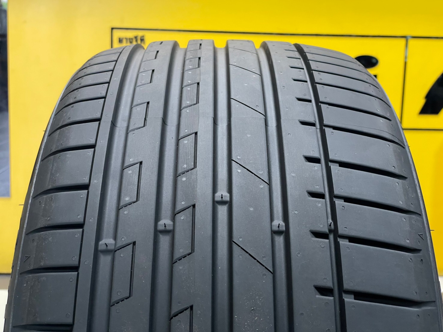 GITI SportS2 275/40R19 ยางใหม่ปี2022 ราคาโปรโมชั่นพิเศษ พร้อมติดตั้งฟรี