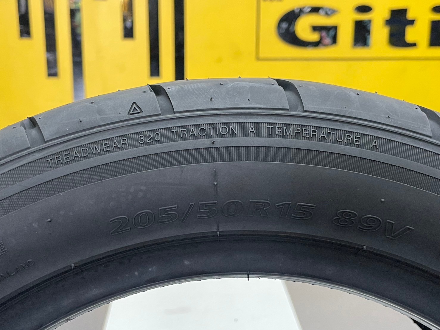 ยางลายซิ่ง Landsail RS009 205/50R15 ยางMade in Thailand รับประกันนุ่มหนึบ สเปคพิเศษ สำหรับล้อกว้าง ยางใหม่ปี2024