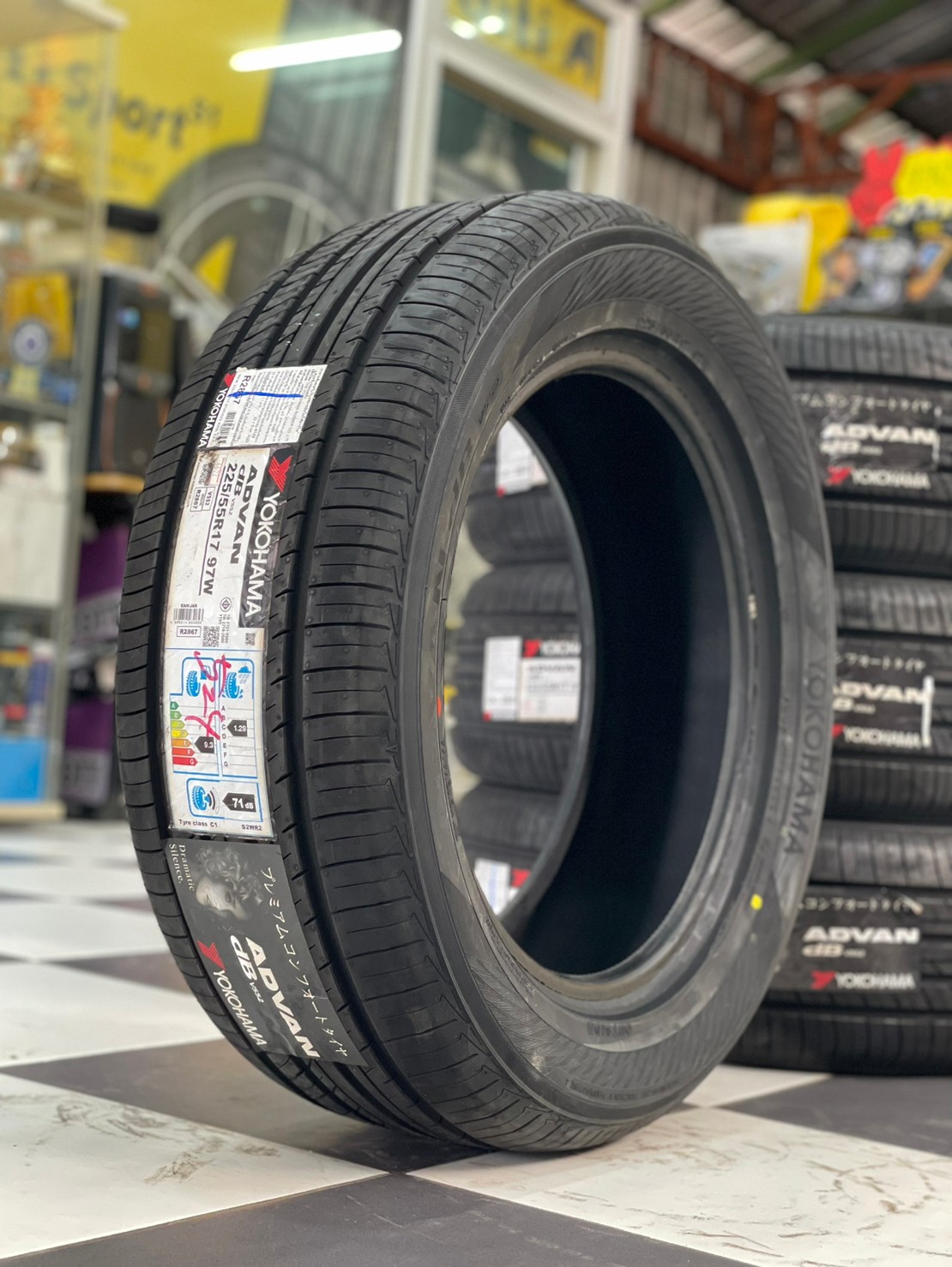 YOKOHAMA ADVAN dB V552 225/55R17 ยางใหม่ปี2022 - เอ็ม.แอล.ออ