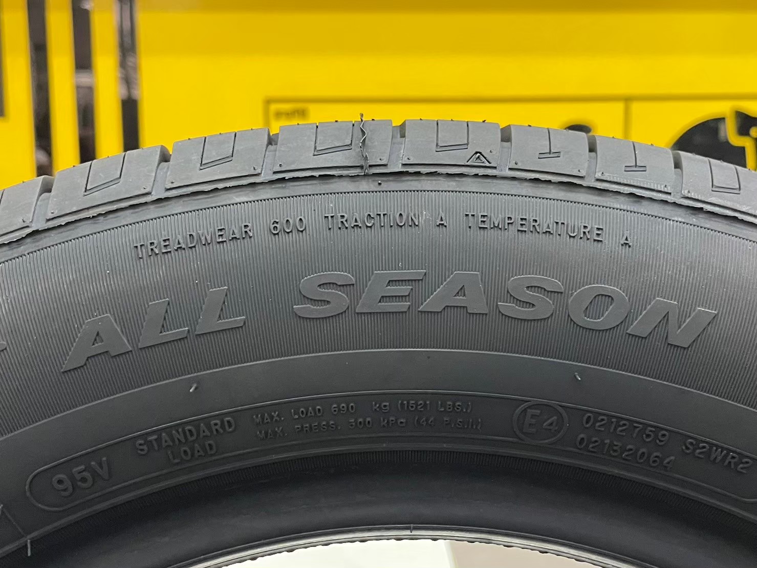 🔥🔥🔥AUSTONE SP602 215/60R16 ยางใหม่ปี2024🔥🔥🔥