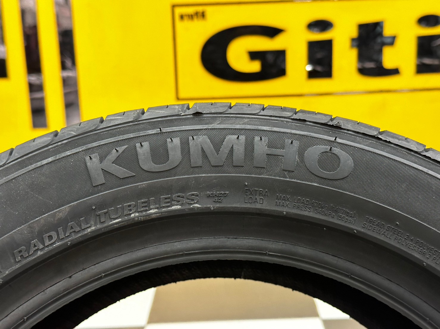ยางใหม่ KUMHO KH27 205/55R16 ยางสมรรถนะสูง คุณภาพดี นุ่มเงียบ ยางใหม่ปี2023 (4เส้น)