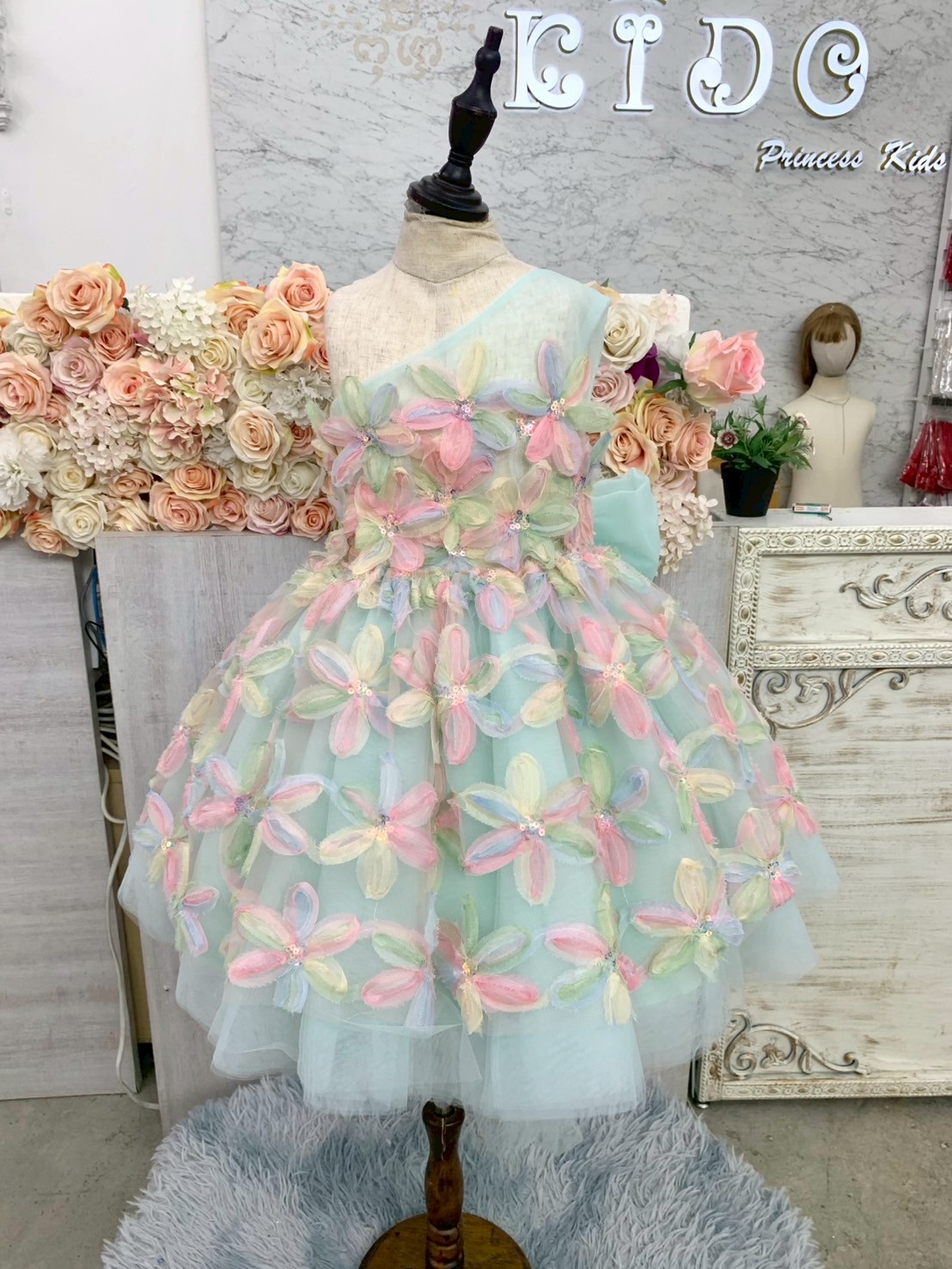 ชุดราตรีเด็ก(หน้าร้านอยู่รัชดา ลองได้ถ่ายรูปเองจากชุดจริง)W19129 สีมินท์ กระโปรงสั้น แขนสั้น ดอกไม้น่ารักๆติดรอบชุด
