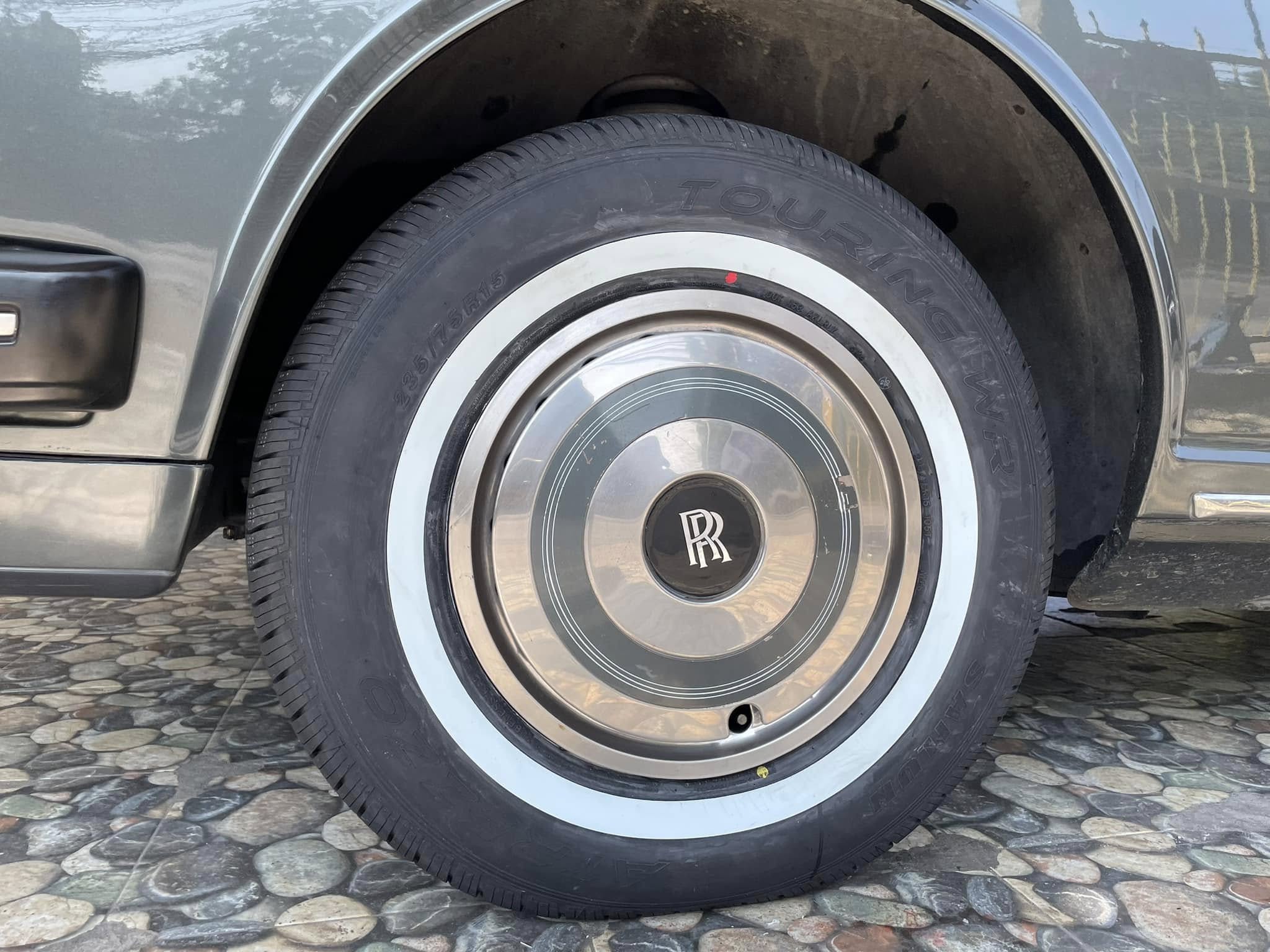 🚘 #ROLLS_ROYCE_SILVER_SPUR 🛞 #SAILUN_ยางขอบขาว 235/75R15