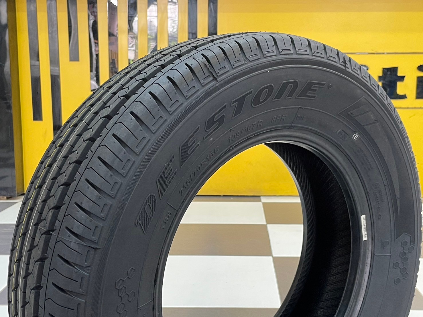 DEESTONE TITANZ T88 215/70R15 ยางใหม่ปี2024