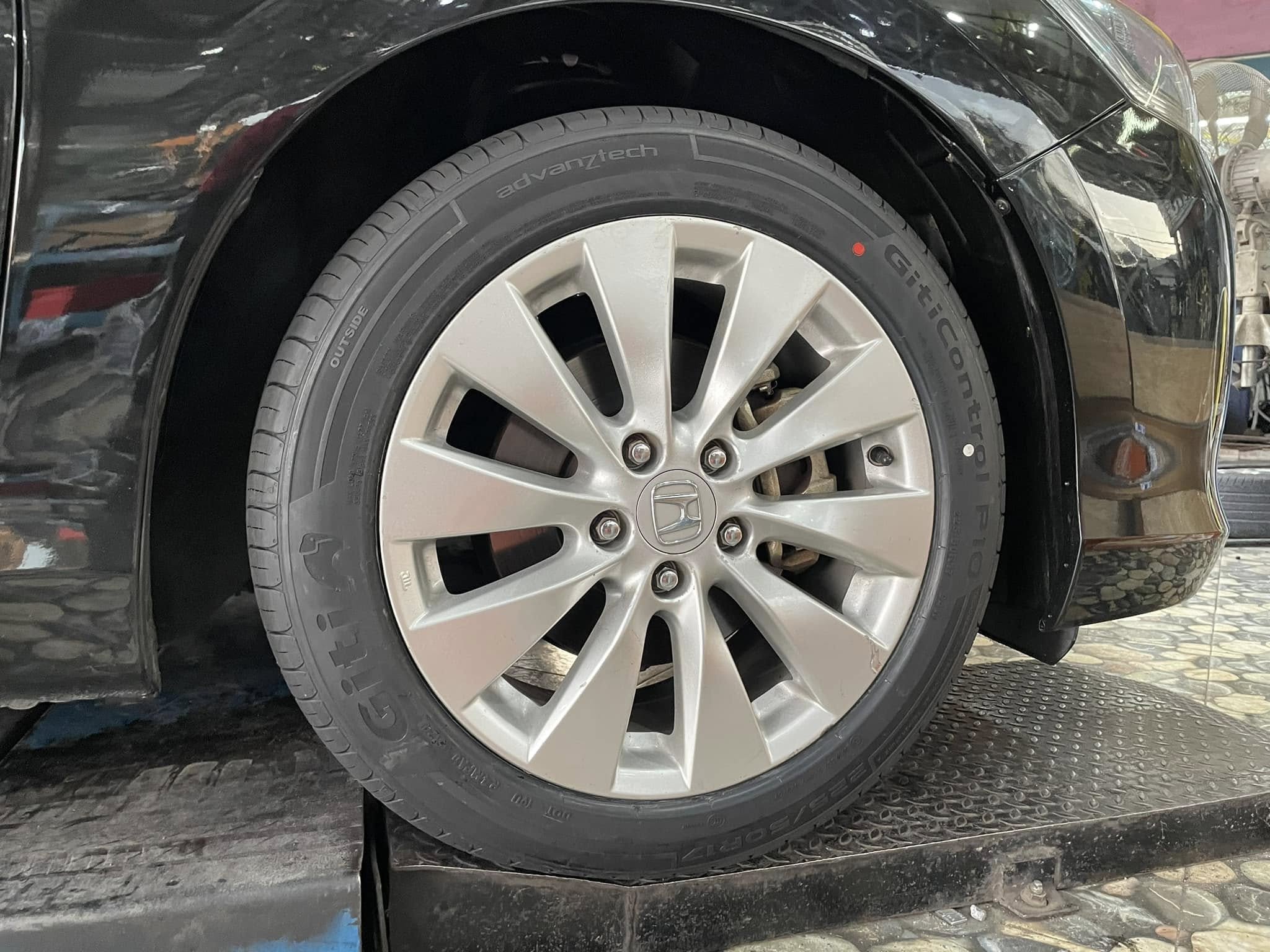 #HONDA_ACCORD🛞 เปลี่ยนยาง #GITI_CONTROL P10 225/50R17 #บริการตั้งศูนย์ล้อ❤️