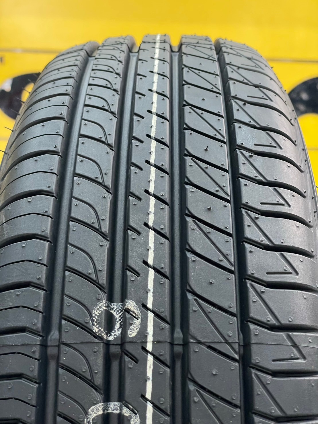 DUNLOP SP SPORT LM705 175/70R13 ยางใหม่ปี2024