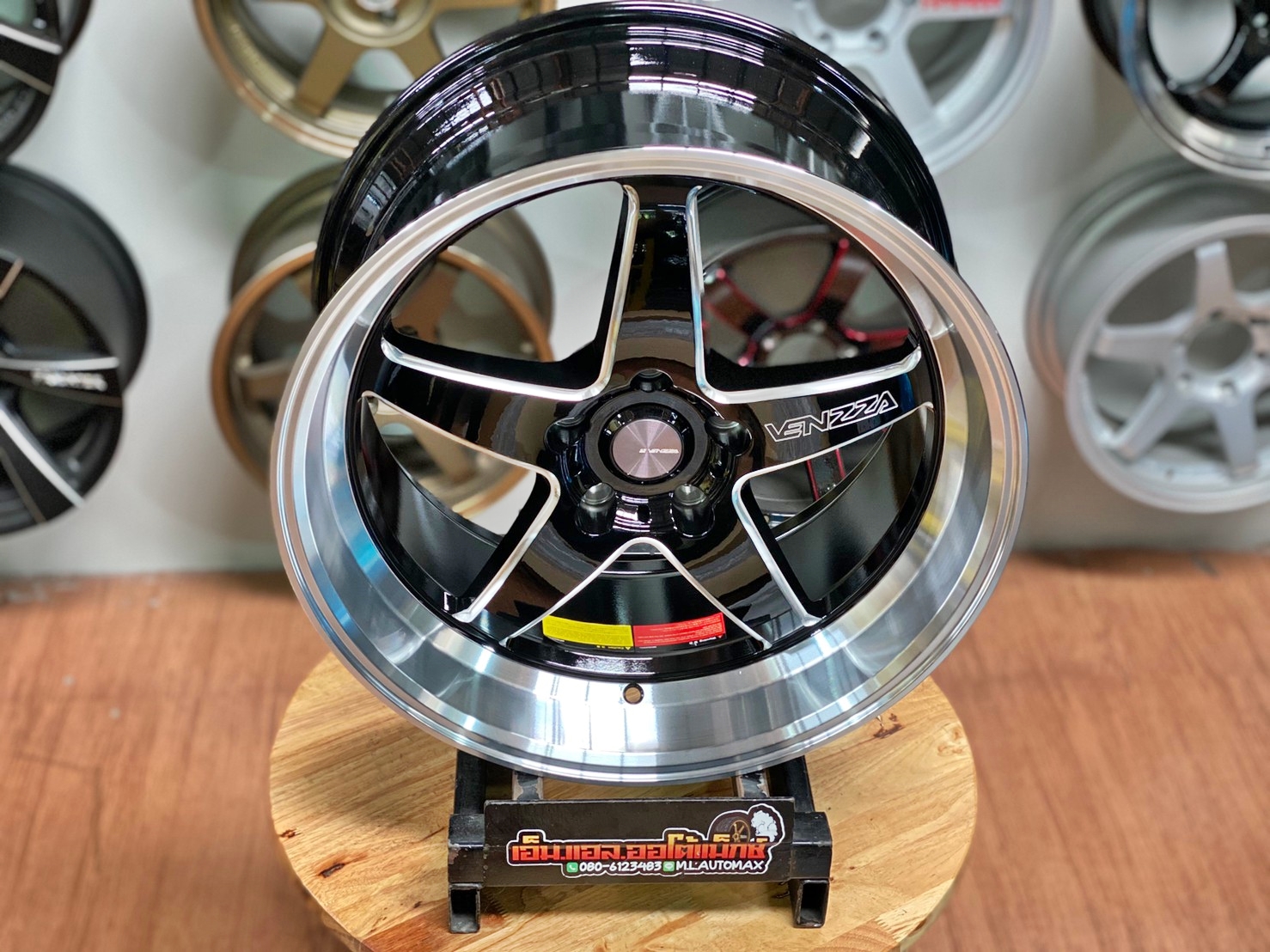 ล้อแม็กเวล Venzza Weld ขอบ18 5รู114 กว้าง9.5 ออฟ30 สีดำขอบกลึงเงา