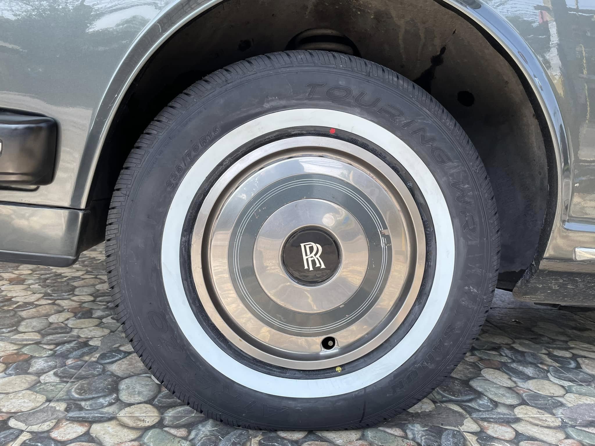 🚘 #ROLLS_ROYCE_SILVER_SPUR 🛞 #SAILUN_ยางขอบขาว 235/75R15