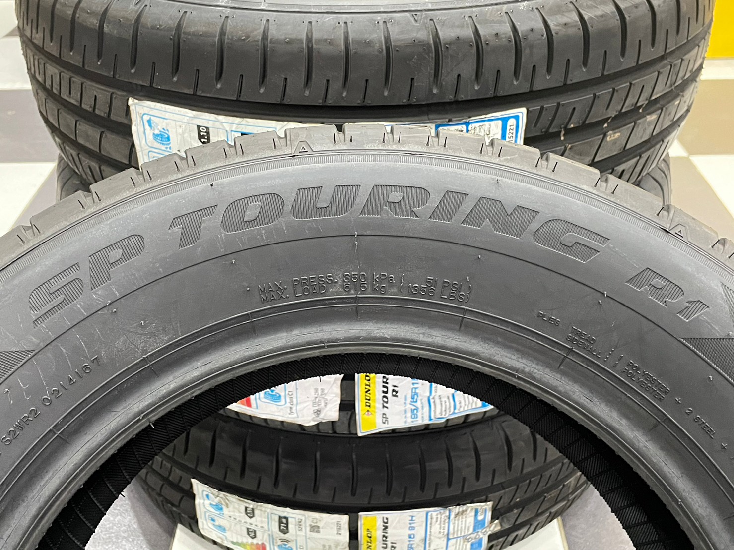 ยางใหม่ดันลอป DUNLOP SP SPORT TOURING R1 195/65R15 ยางใหม่ปี2023 (4เส้น)