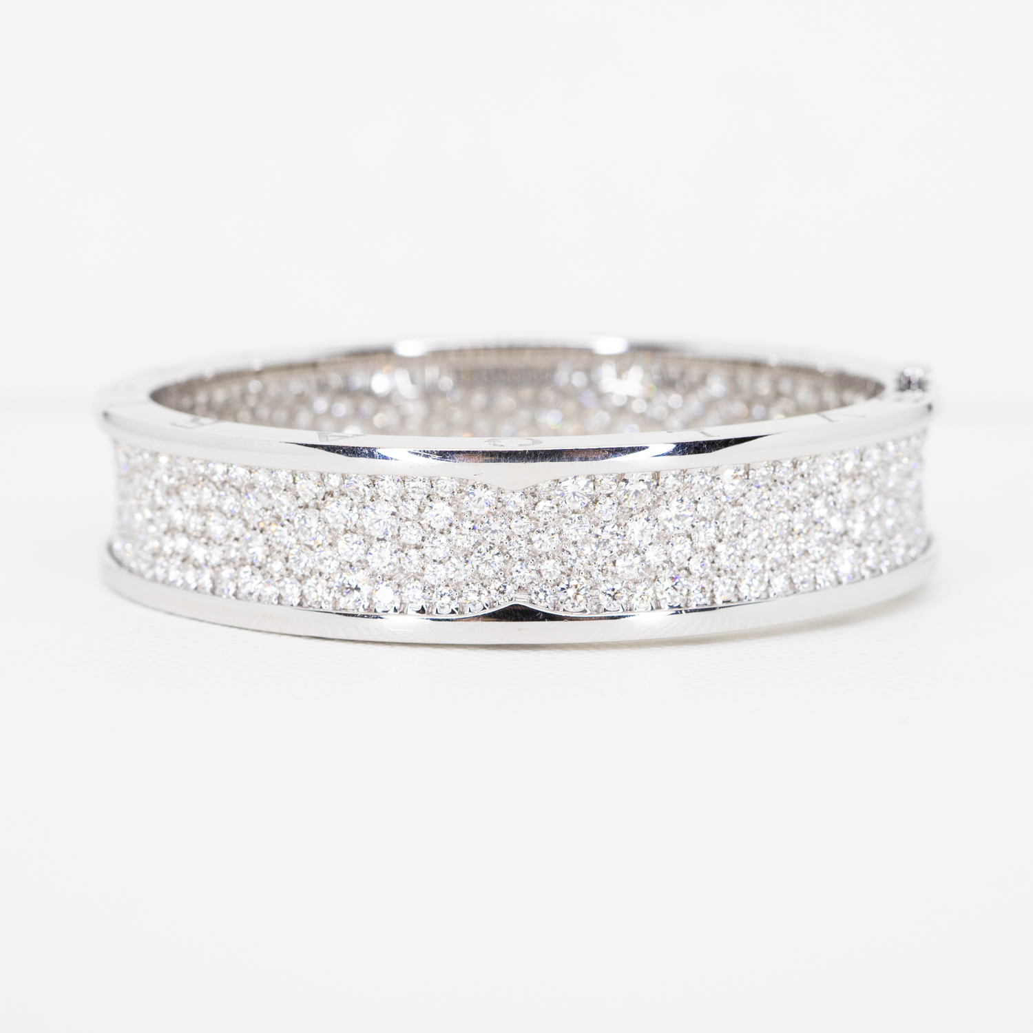 **Sold** กำไล Bvlgari B.zero1 large bangle bracelet with pavé diamonds on the spiral ทองขาว18K ref.347715 ไซส์Size Small (Used) +ใบเสร็จShopไทย2018