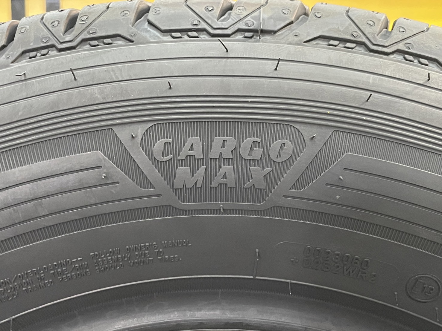 ยางใหม่ Goodyear CARGOMAX 215/70R15C ยางใหม่ปี2024