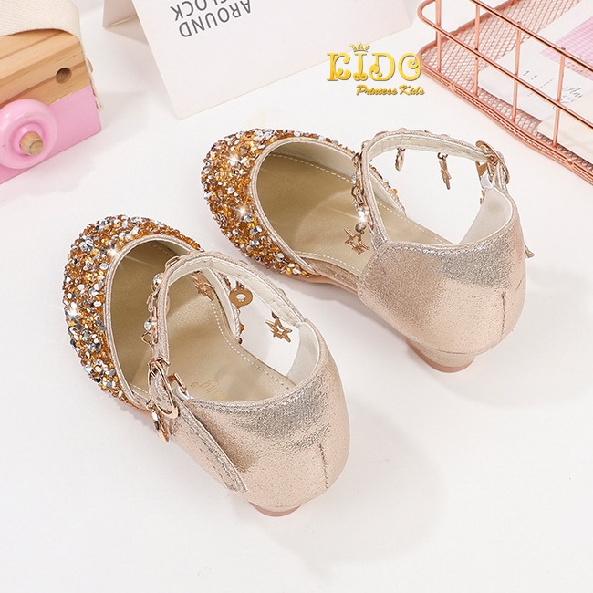 รองเท้าเด็ก(หน้าร้านอยู่รัชดา ลองได้)H100สีชมพู เพชรระยิบระยับ เปิดข้าง ประดับห้อยโซ่รูปดาวตรงสายรัดรองเท้า สวยสุดเก๋