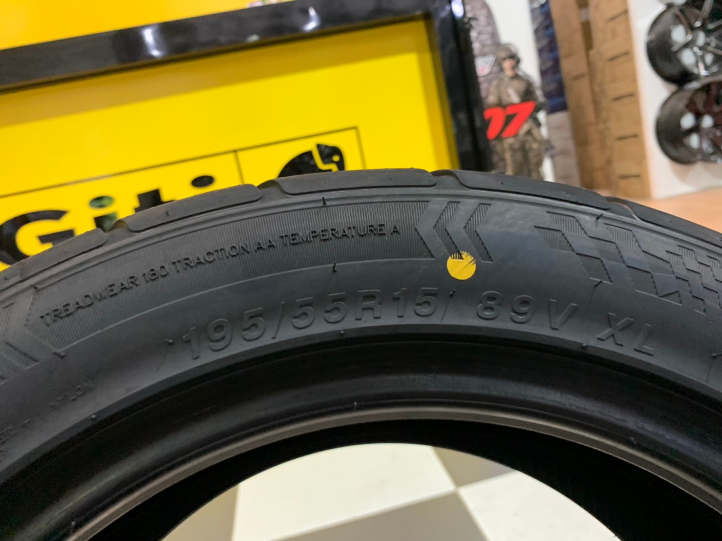 ยางซอฟ 195/55R15 Sailun Atrezzo R01 ยางไซลุนยางสปอร์ตลายซิ่ง ลายAD ยางใหม่ปี2021