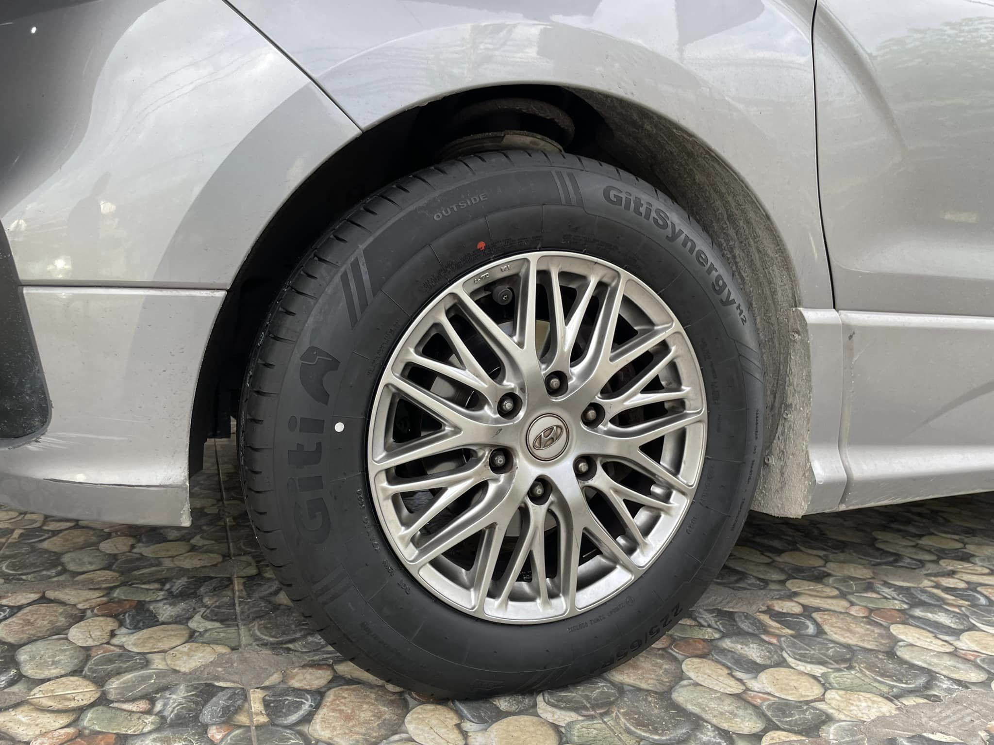 #HYUNDAI_H1 #GITI_SYNERGY_H2 225/65R17