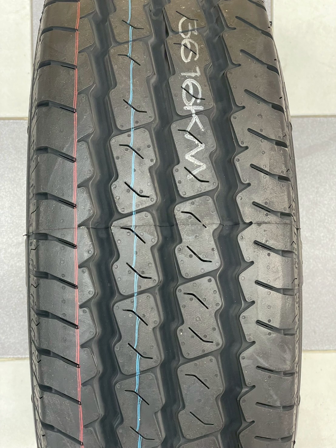 ยางใหม่CONTINENTAL VanContact AP 215/70R15 ยางใหม่ปี2025