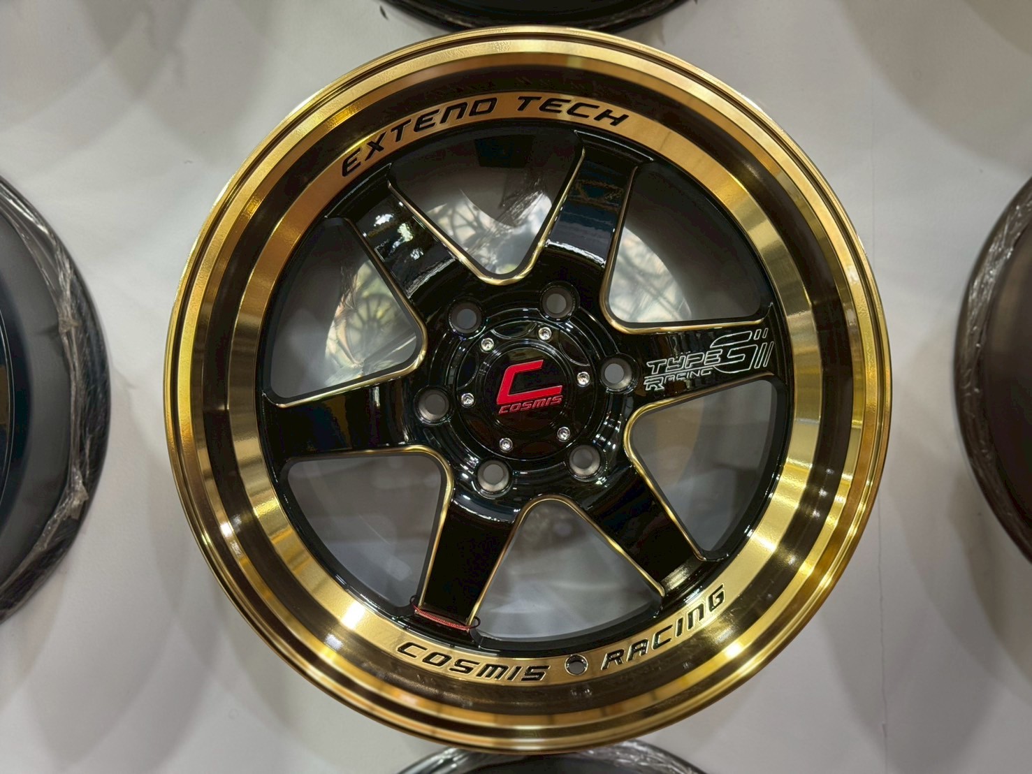 “Cosmis Type G ขอบ 18 9.5 ET22 10.5 ET25 6x139.7 สีดำขอบไดร์ทอง
