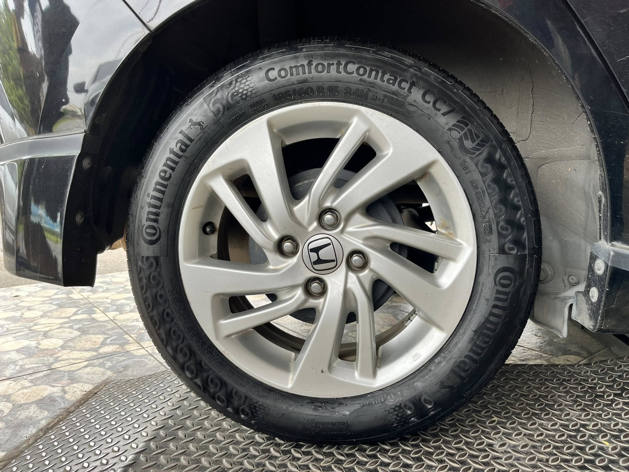 #HONDA_JAZZ🚘เปลี่ยนยาง 🛞🐘#Continental_CC7_185/60R15