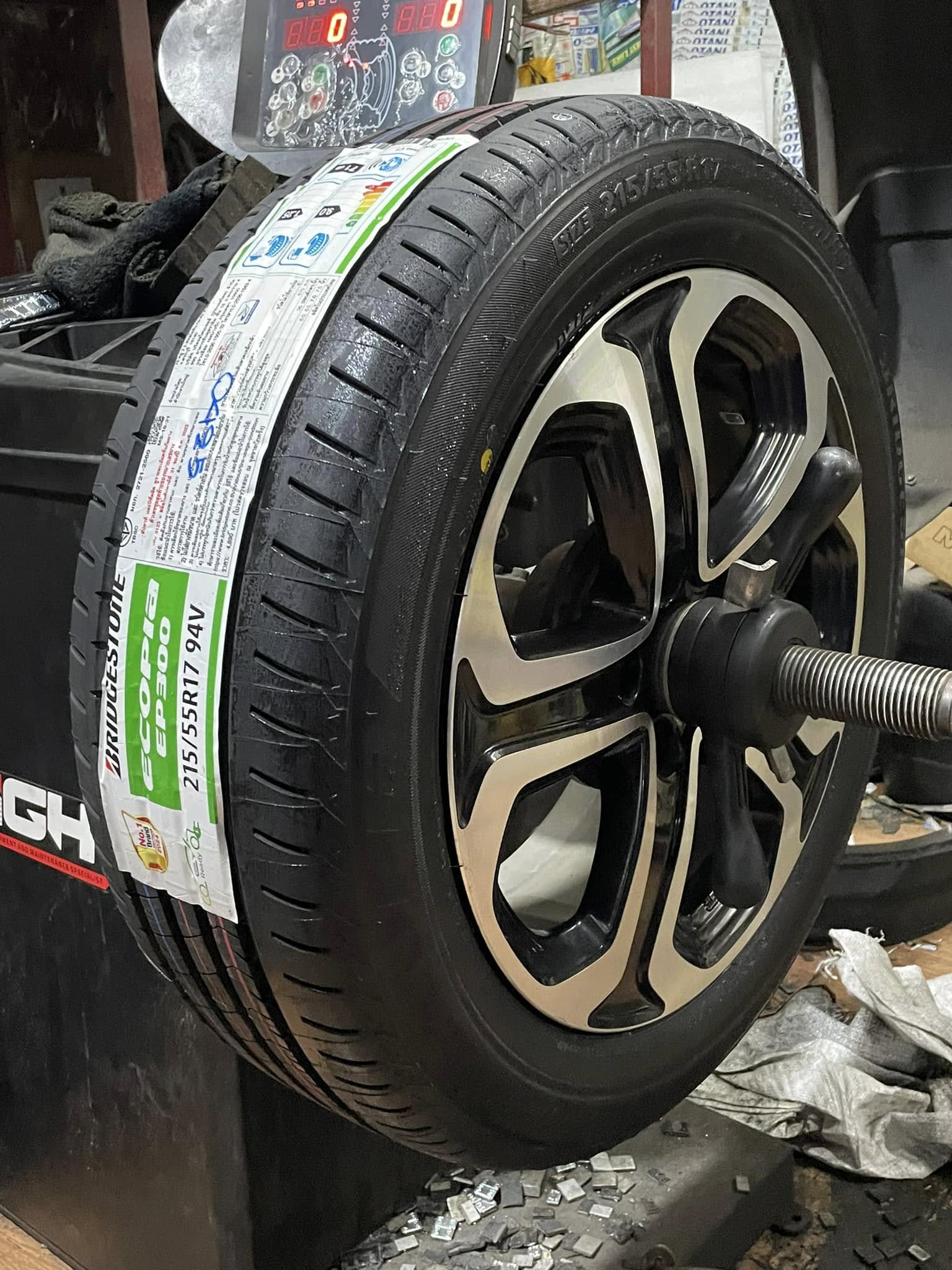 🛞❤️ #HONDA_HR-V เปลี่ยนยาง 🛞🐘#Bridgestone #Ecopia #EP300 215/55R17