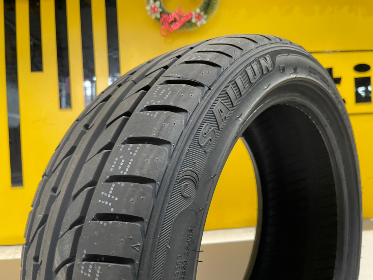 ยางแก้มเตี้ย 195/45R15 Sailun Atrezzo ZSR ยางใหม่ปี2023