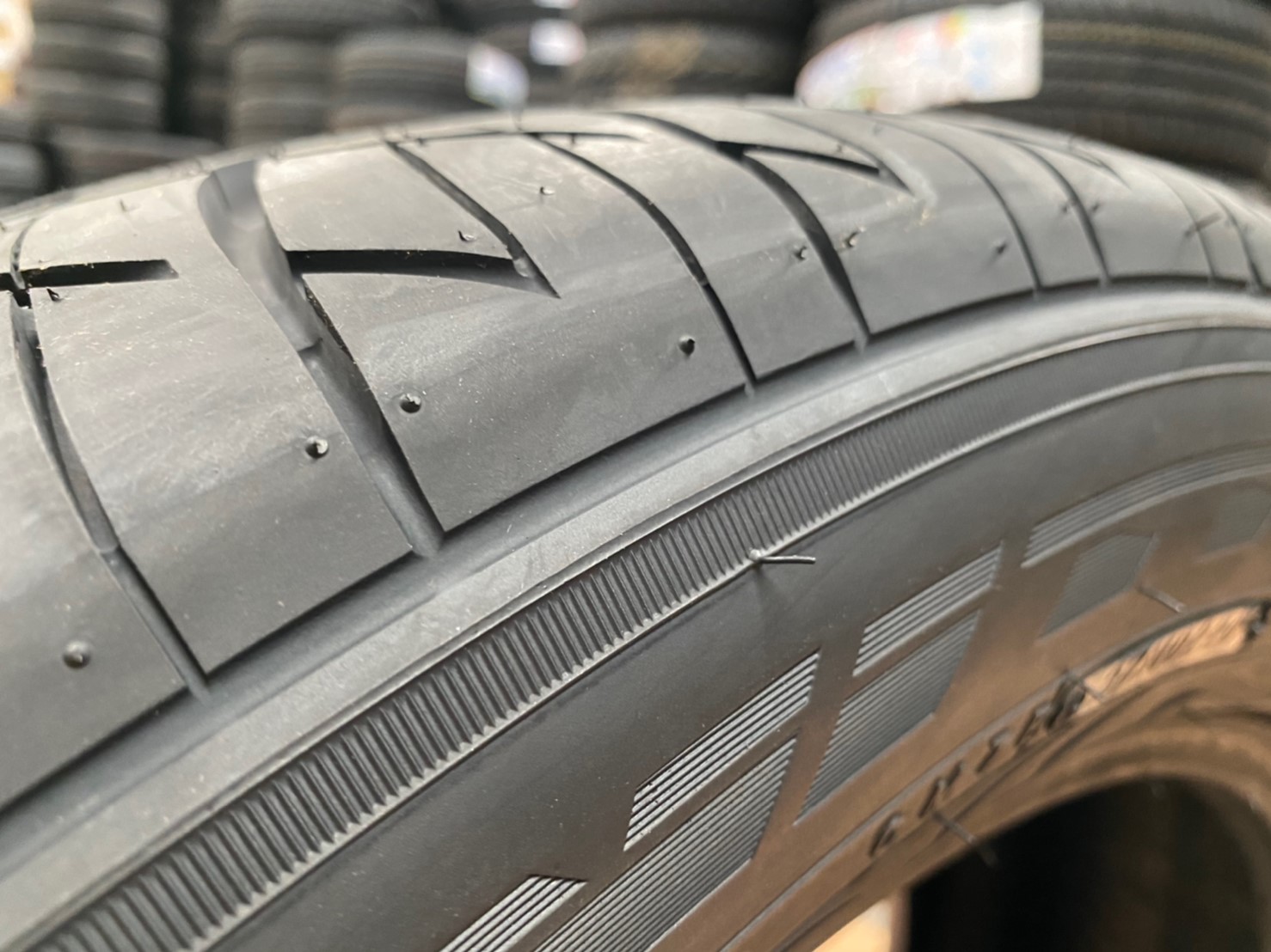 NITTO NT420SD 255/50R18 ยางลายซิ่ง สปอร์ต สมรรถนะสูง ยางใหม่ปี2020