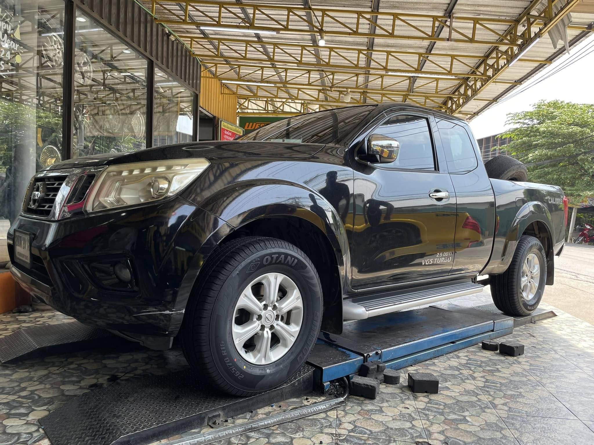 🚘 #NISSAN_NAVARA🛞 #เปลี่ยนยาง #OTANI #SA1000 265/70R16 #บริการตั้งศูนย์ล้อ🛞