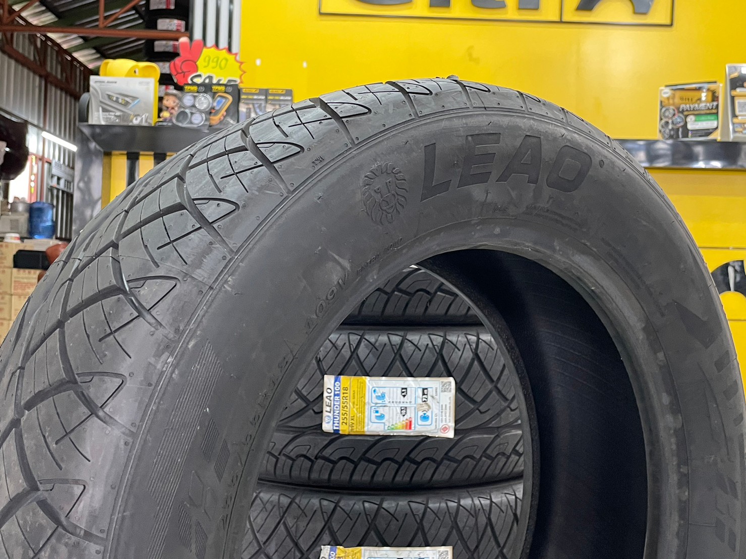 255/55R18 Leao Tire Lion Thunder100 ยางลายซิ่งนุ่มหนึบ