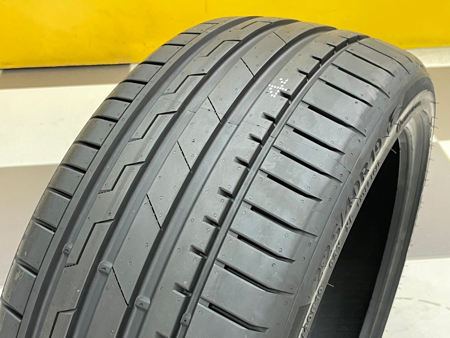 GITI SPORT S2 225/40R19 ยางใหม่ปี2024