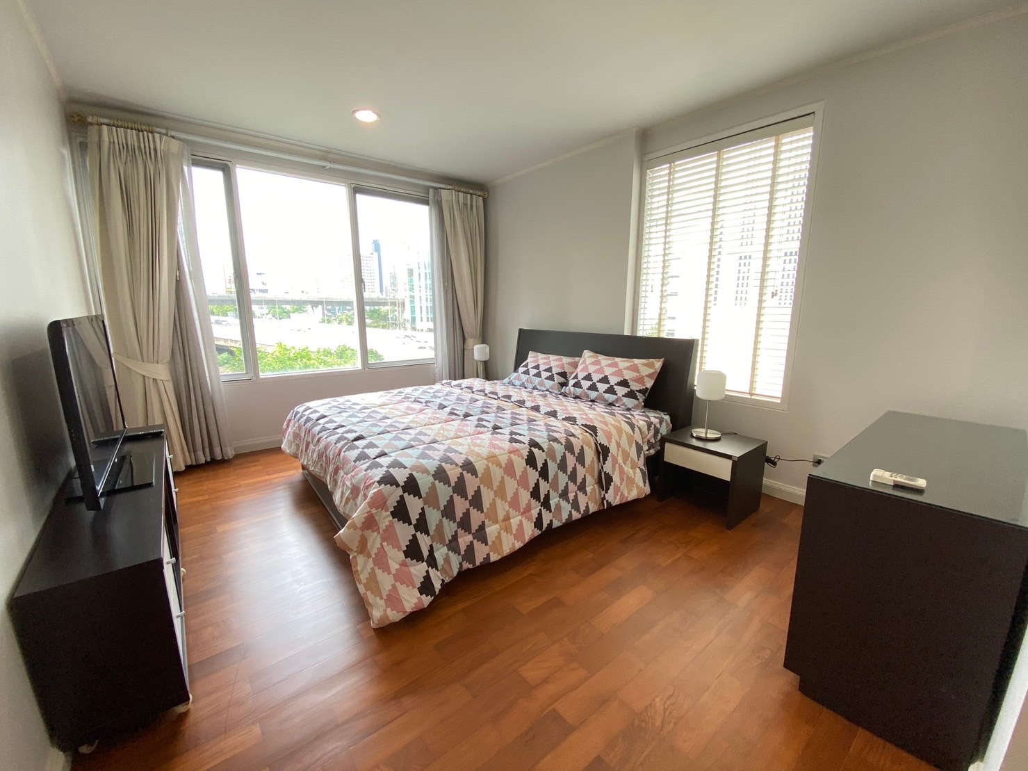 *FOR RENT* Baan Sirirudee ห้องสวยแต่งครบ ใกล้ BTS เพลินจิต