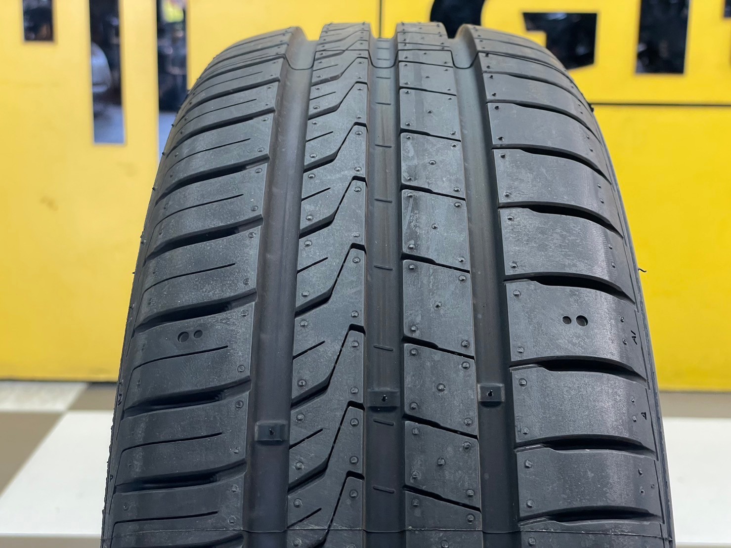 HANKOOK Kinergy Eco2 185/60R15 ยางใหม่ปี2023 ยางแบรนด์สัญชาติเกาหลี ยางคุณภาพดี นุ่มเงียบ
