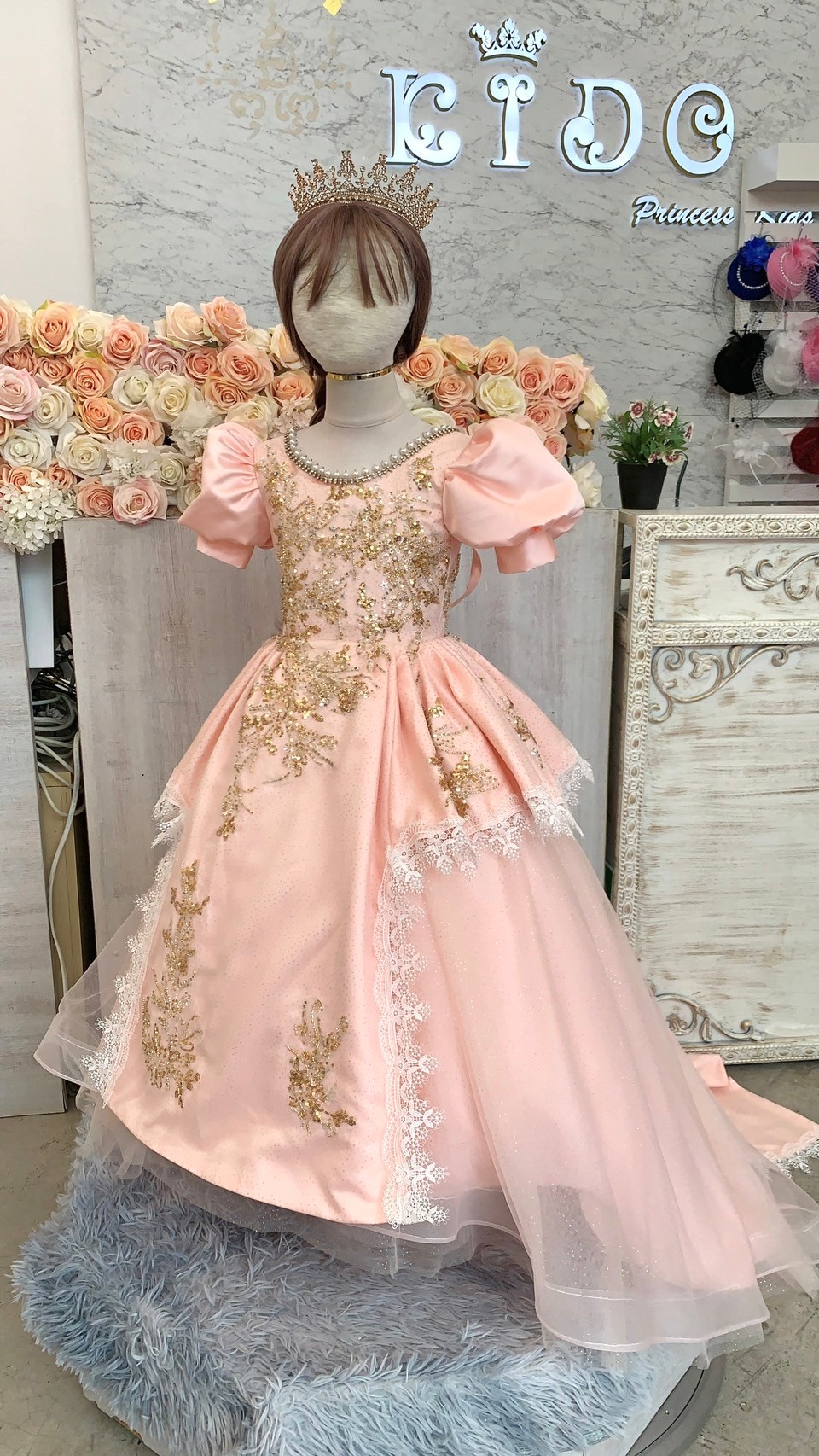 ชุดราตรีเด็ก(หน้าร้านอยู่รัชดา ลองได้ถ่ายรูปจากชุดจริง)W18719 สีโอรส ตกแต่งด้วยกลิตเตอร์ด้านหน้า แขนตุ๊กตากระโปรงหลังยาว
