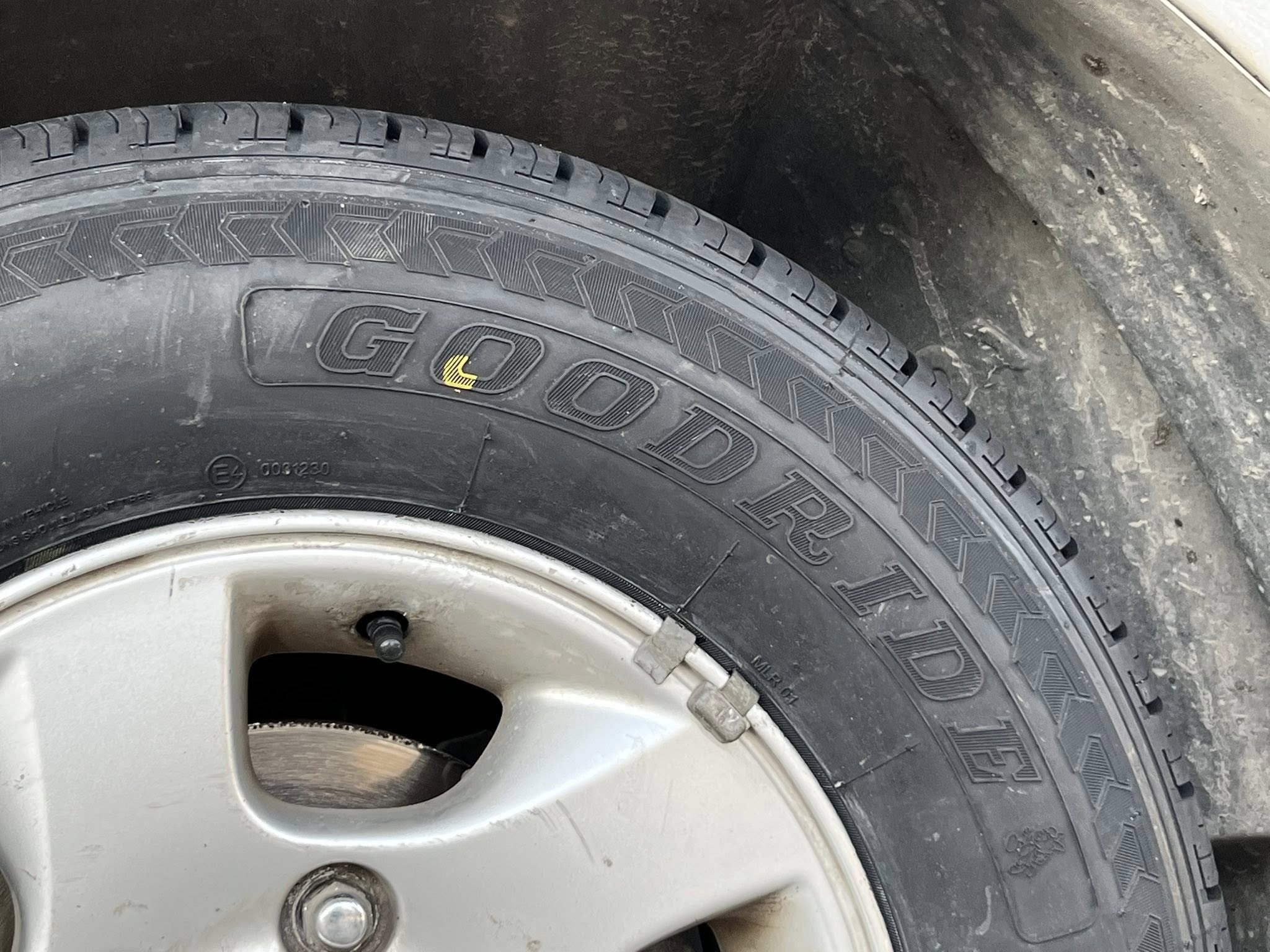 MAZDA_B2500🚘เปลี่ยนยาง 🛞🐘#GOODRIDE_SC326_195R14