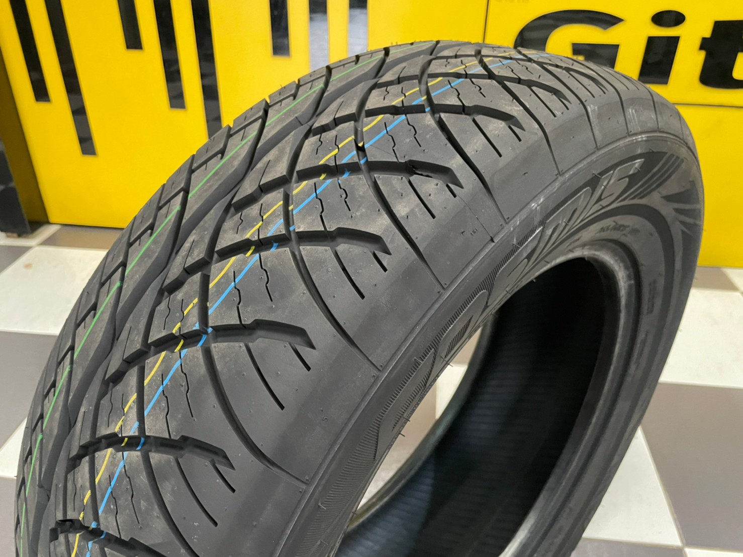 Cosmis T1RS 265/60R18 ยางใหม่ปี2022 ลายสปอร์ต