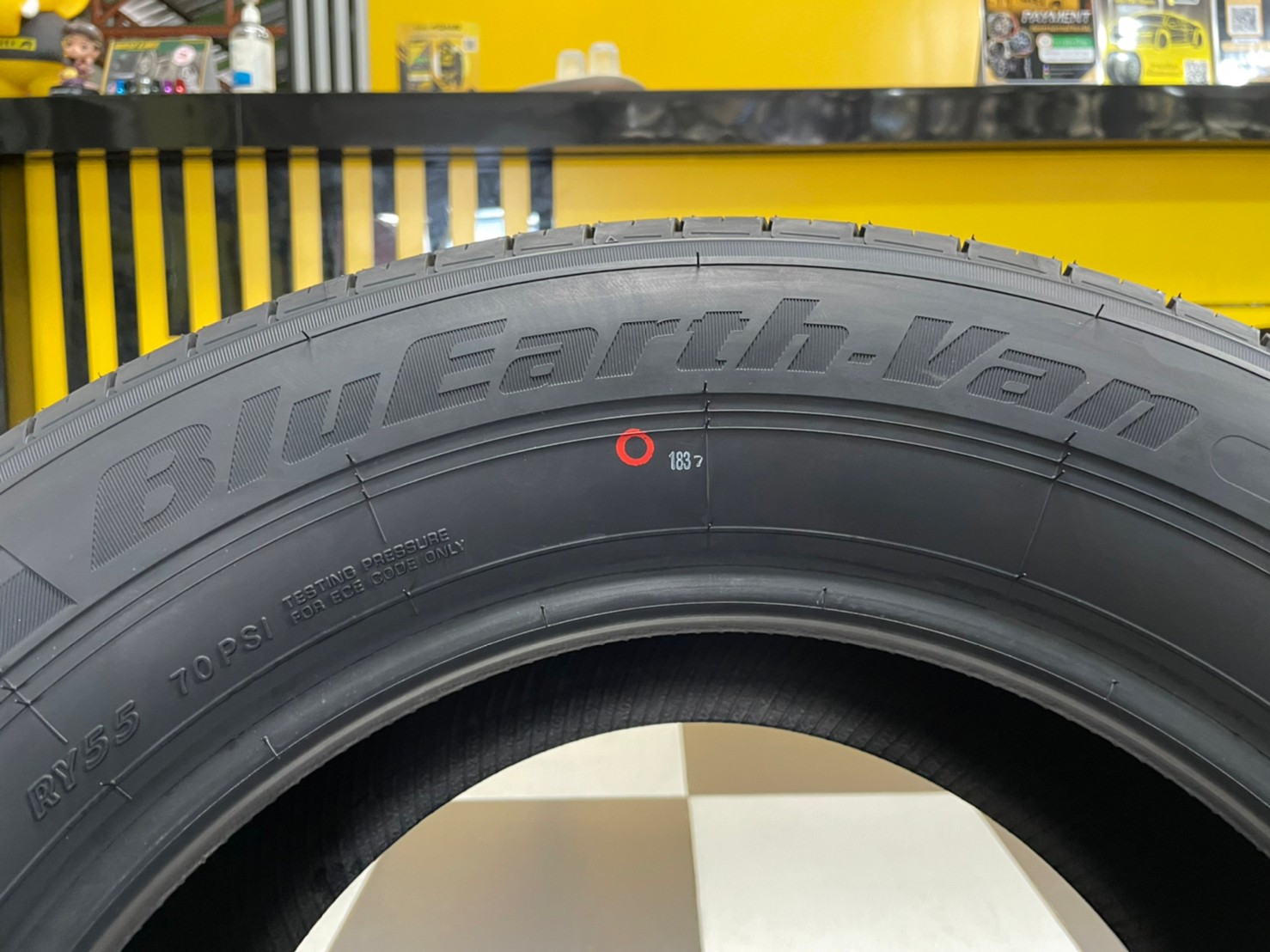 ยางใหม่ YOKOHAMA BluEarth-VAN RY55 235/65R16 ยางใหม่ปี2022