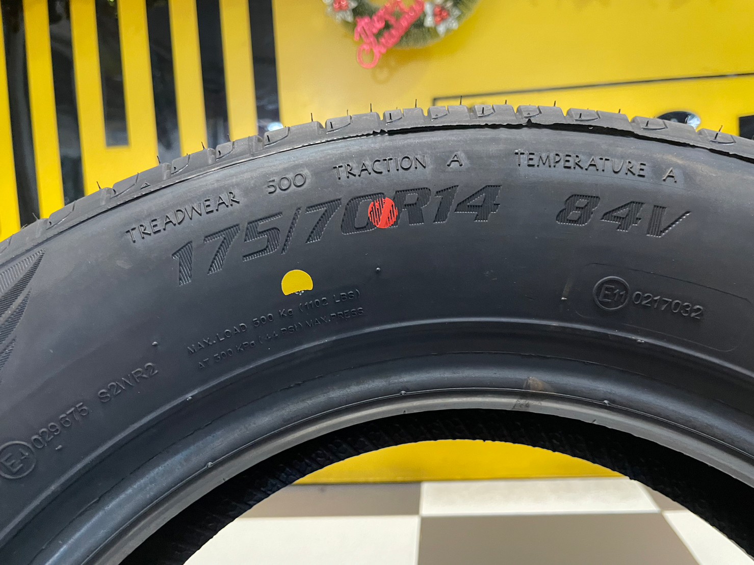 ยาง OTANI EK1000 ขนาด 175/70R14 ยางปี23 1เส้น ยางปี22 2เส้น (3เส้น) ราคา2700บาท พร้อมติดตั้งฟรี