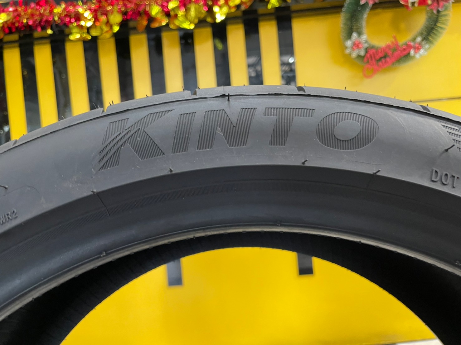 225/45R18 KINTO FORZA 001 Treadwear 280 ยางใหม่ปี2023