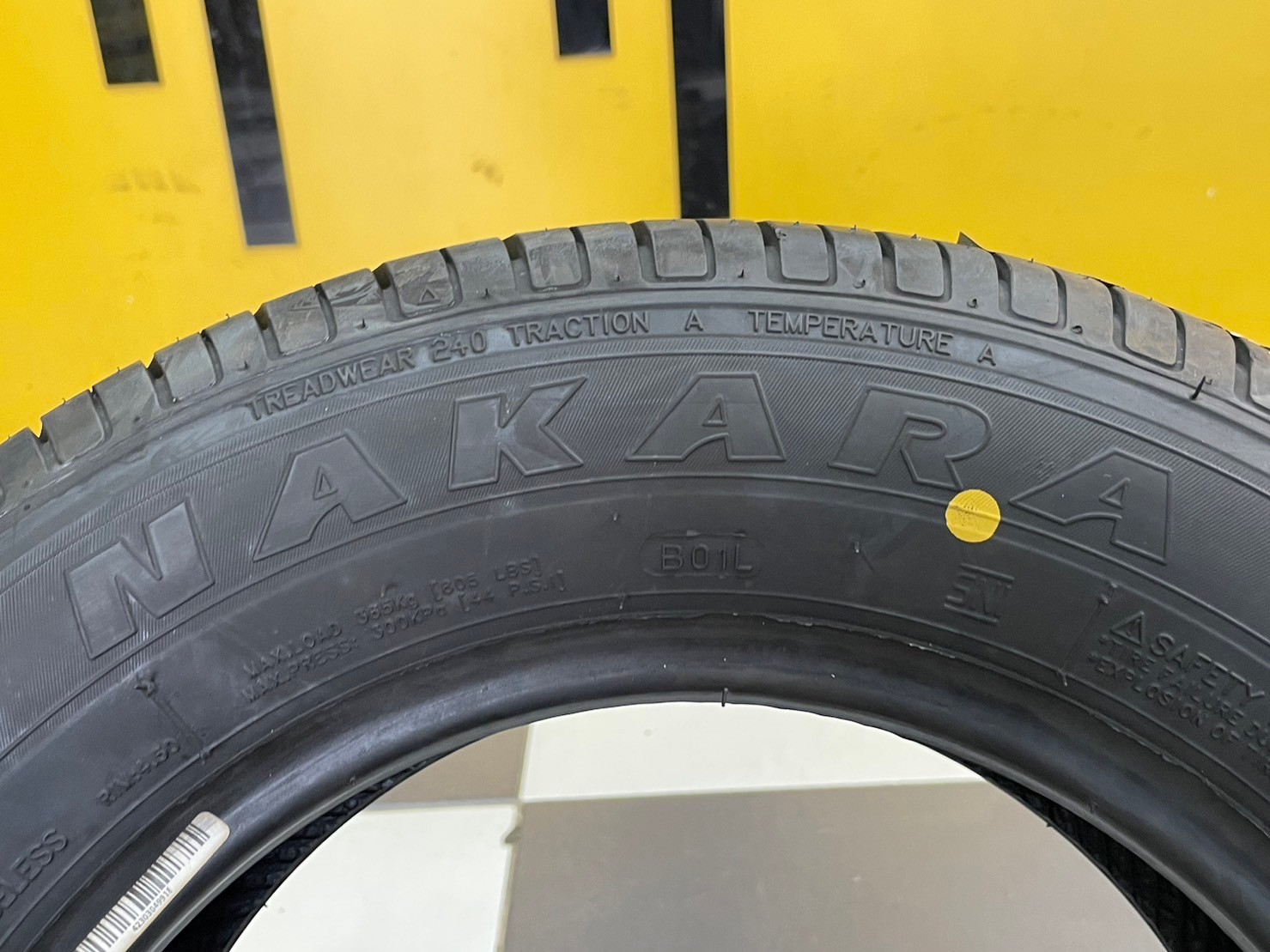 DEESTONE รุ่น NAKARA R202 155/70R12ยางใหม่ปี2023