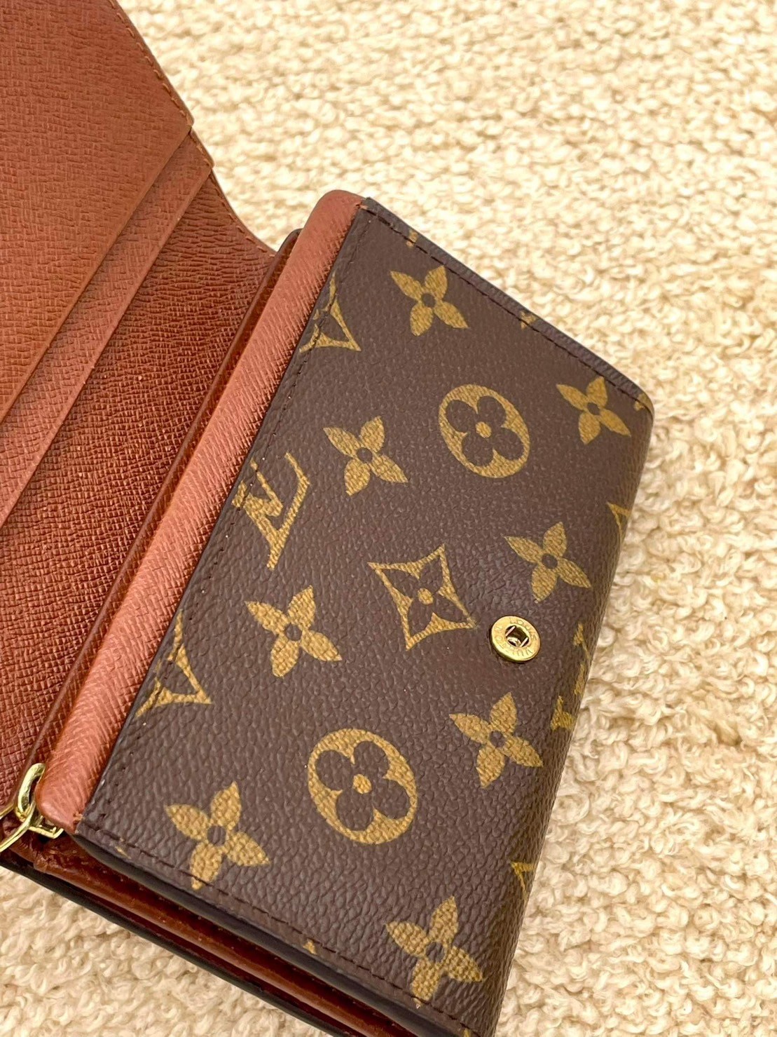 กระเป๋าสตางค์แบรนด์Louis Vuitton Teaser Wallet ของแท้ มือสอง