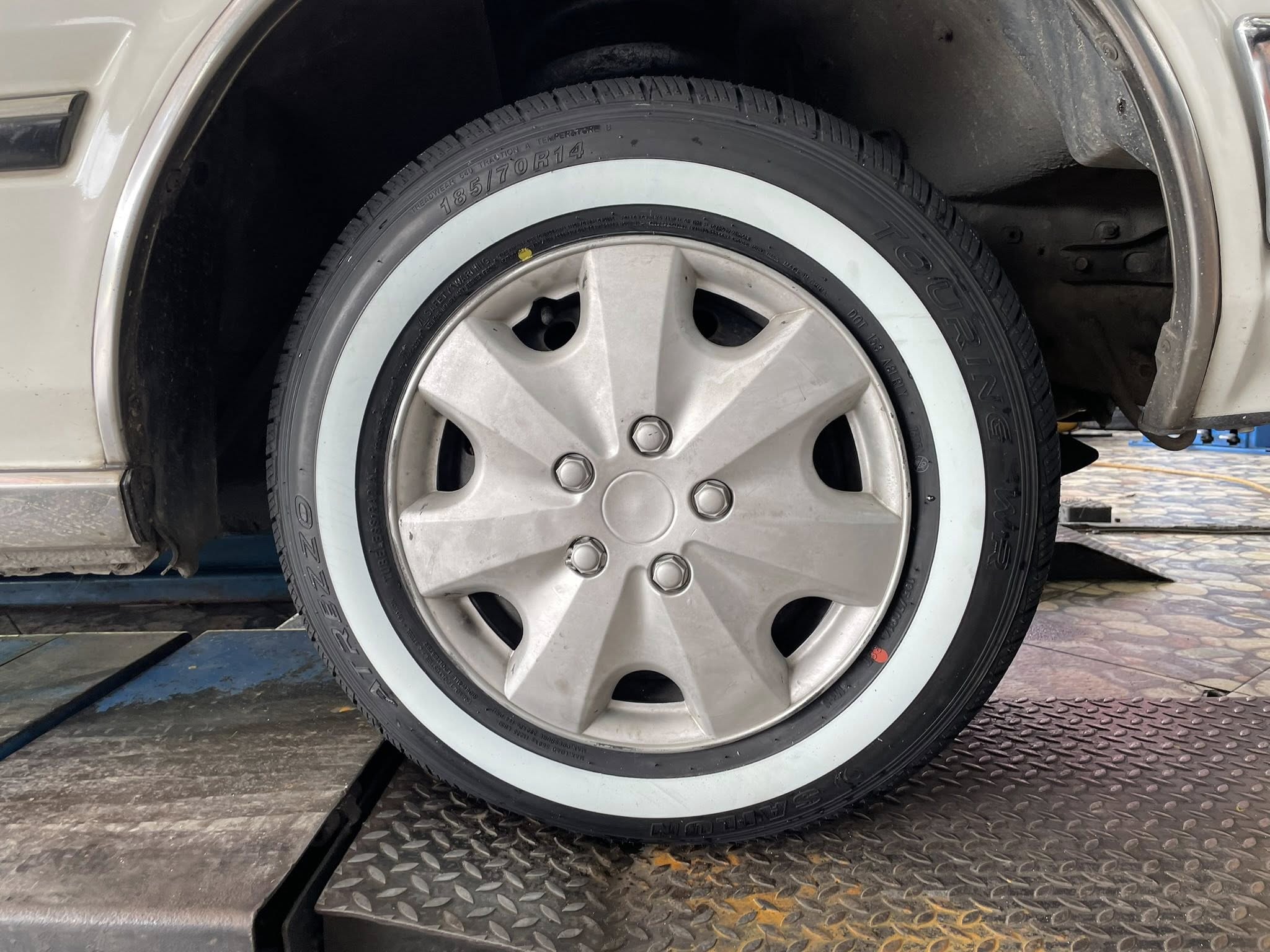 #NISSAN_CEDRIC V30 เปลี่ยนยาง 🛞🐘#SAILUN_ขอบขาวแท้_185/70R14