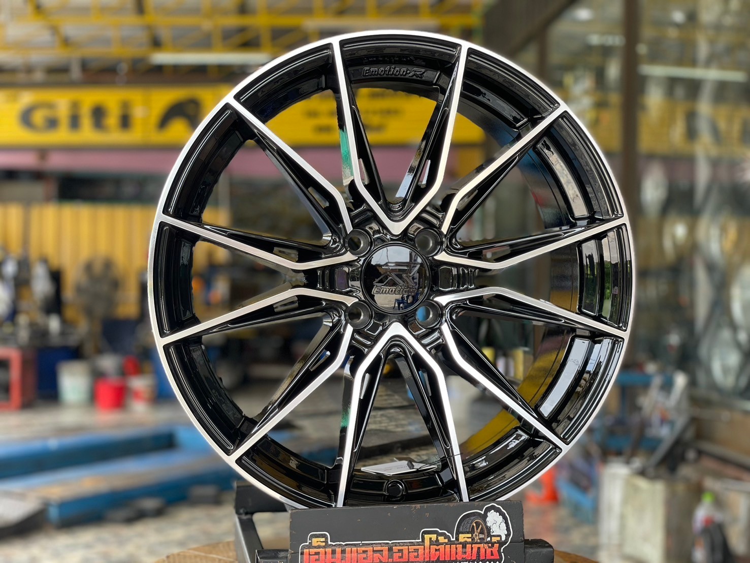 ล้อแม็กซ์ใหม่ Emotion-R #ล้อแม็กซ์ขอบ17 #EmotionR #ETV 17x7 ET35 4x100 สีดำขอบมิลลิ่งสีเงิน