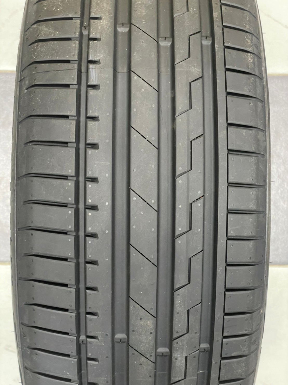 GITI SportS2 245/45R20 ยางใหม่ปี2022 ราคาโปรโมชั่นพิเศษ พร้อมติดตั้งฟรี