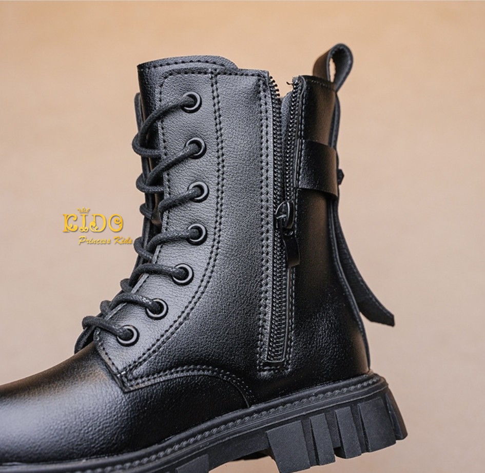 บูทเด็ก(หน้าร้านอยู่รัชดา ลองได้)H166 สีขาว ด้านหน้าร้อยเชือกข้อสั้น แบบเท่ๆ